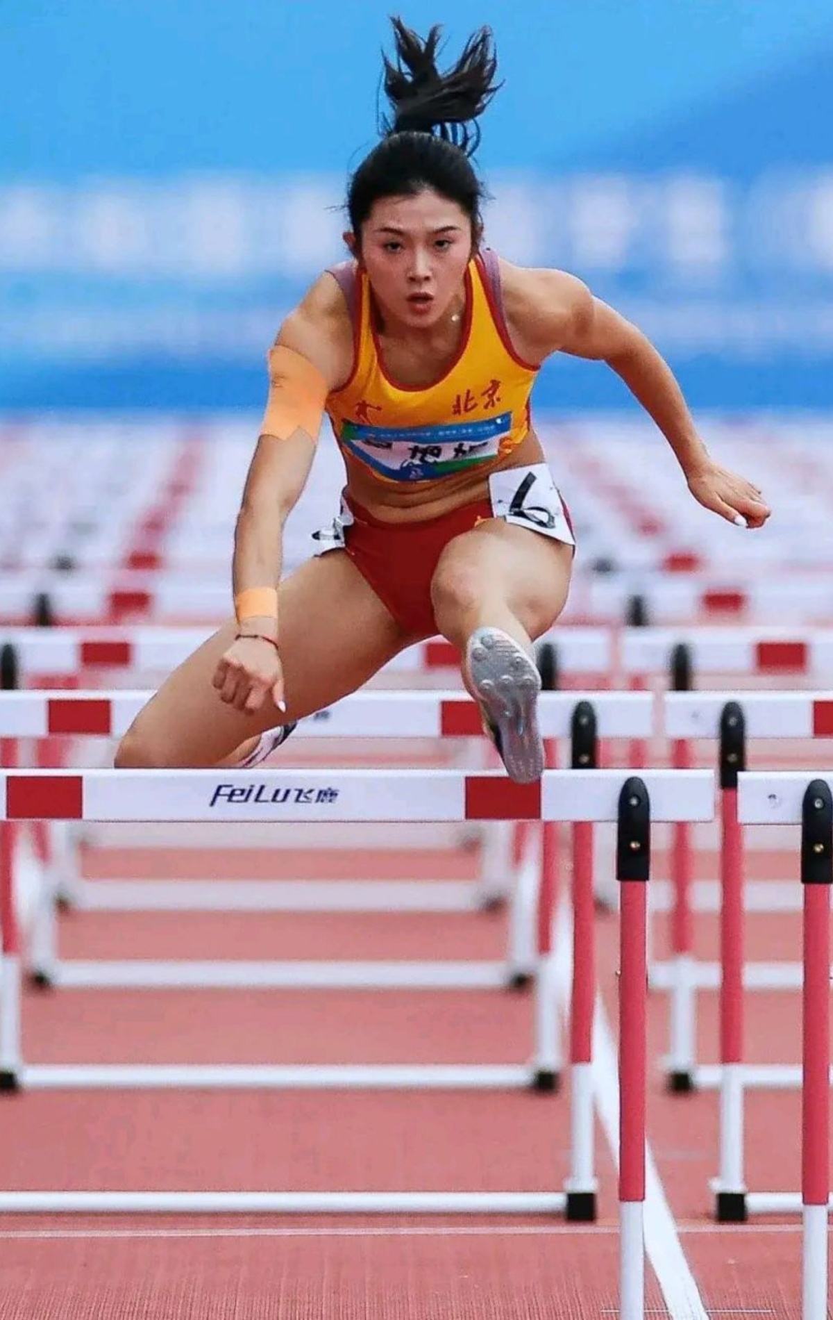 乐鱼体育app-运动员坚持锻炼最终实现突破