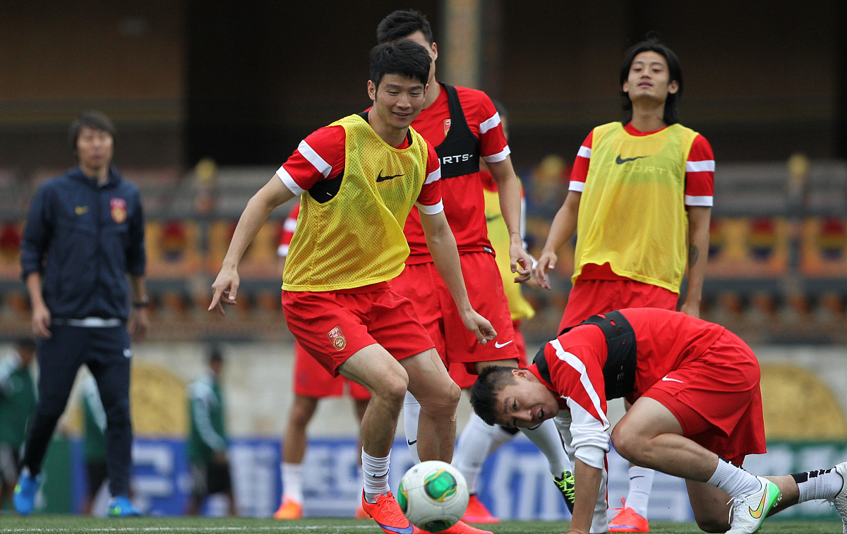 乐鱼体育网站入口-球队队员集体打出团队合作精神