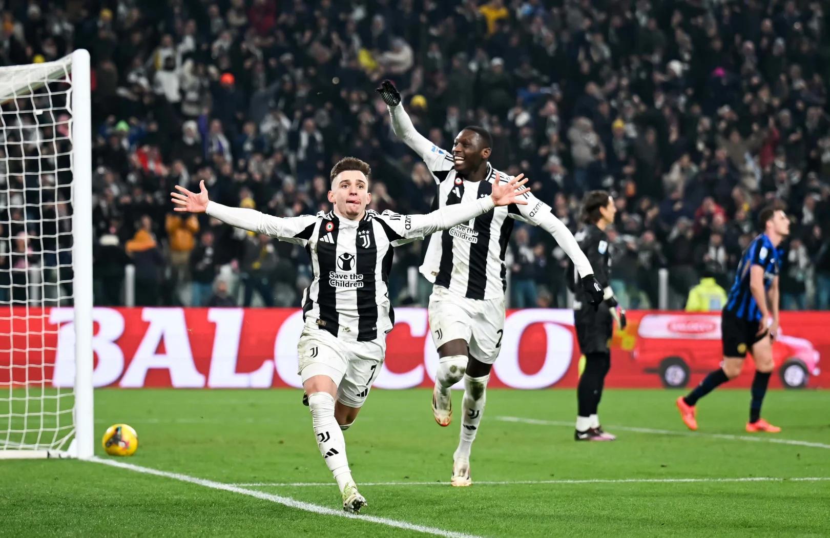 包含尤文图斯客场大胜，积分榜上升至前三的词条