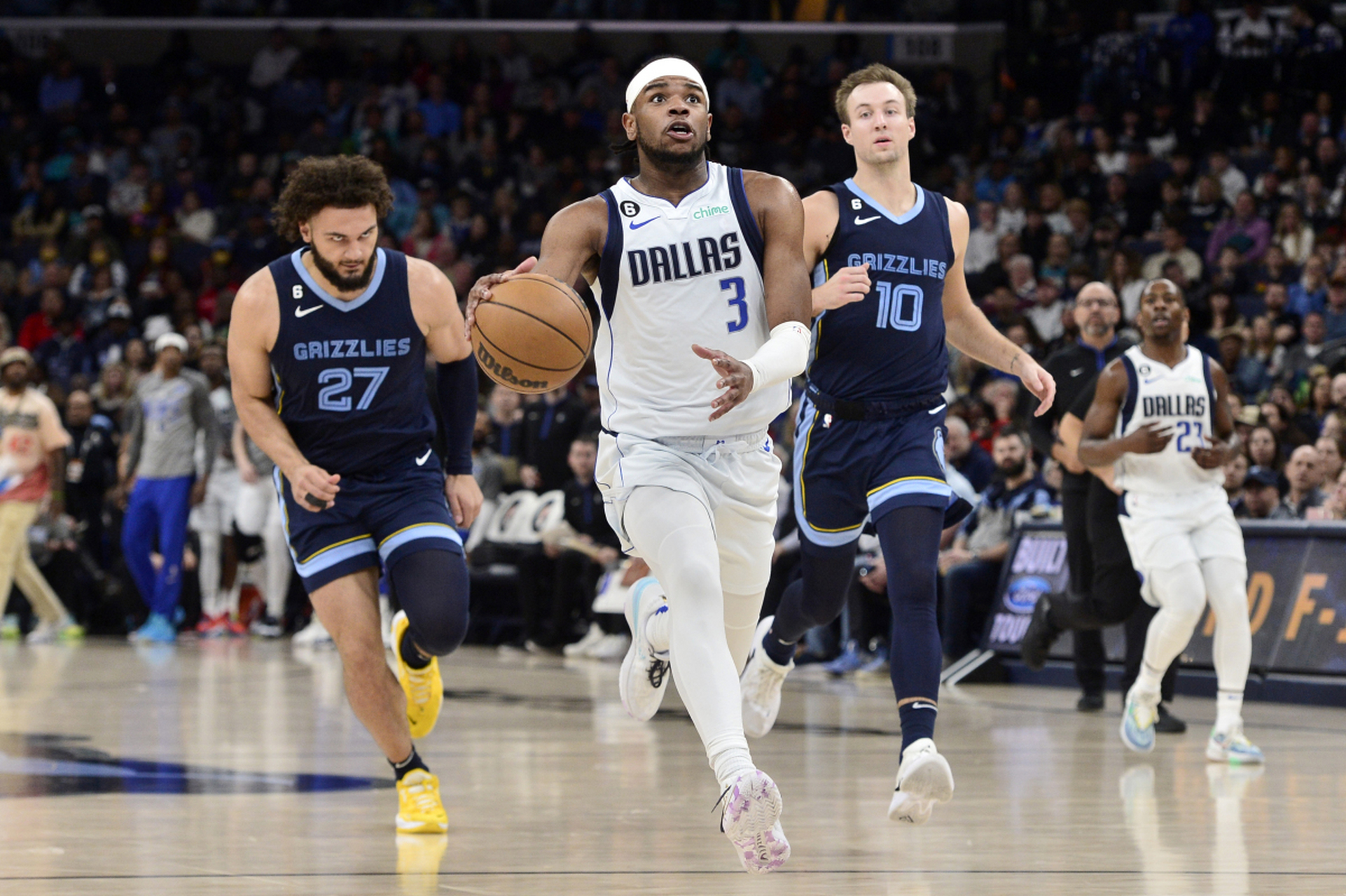 乐鱼体育在线-顶尖球队在国内篮球联赛上交锋，赛场火爆的简单介绍