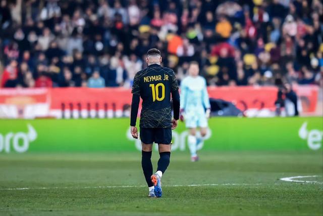 乐鱼体育亚洲官网-包含拜仁慕尼黑宣布内马尔加盟，球迷狂欢不已的词条