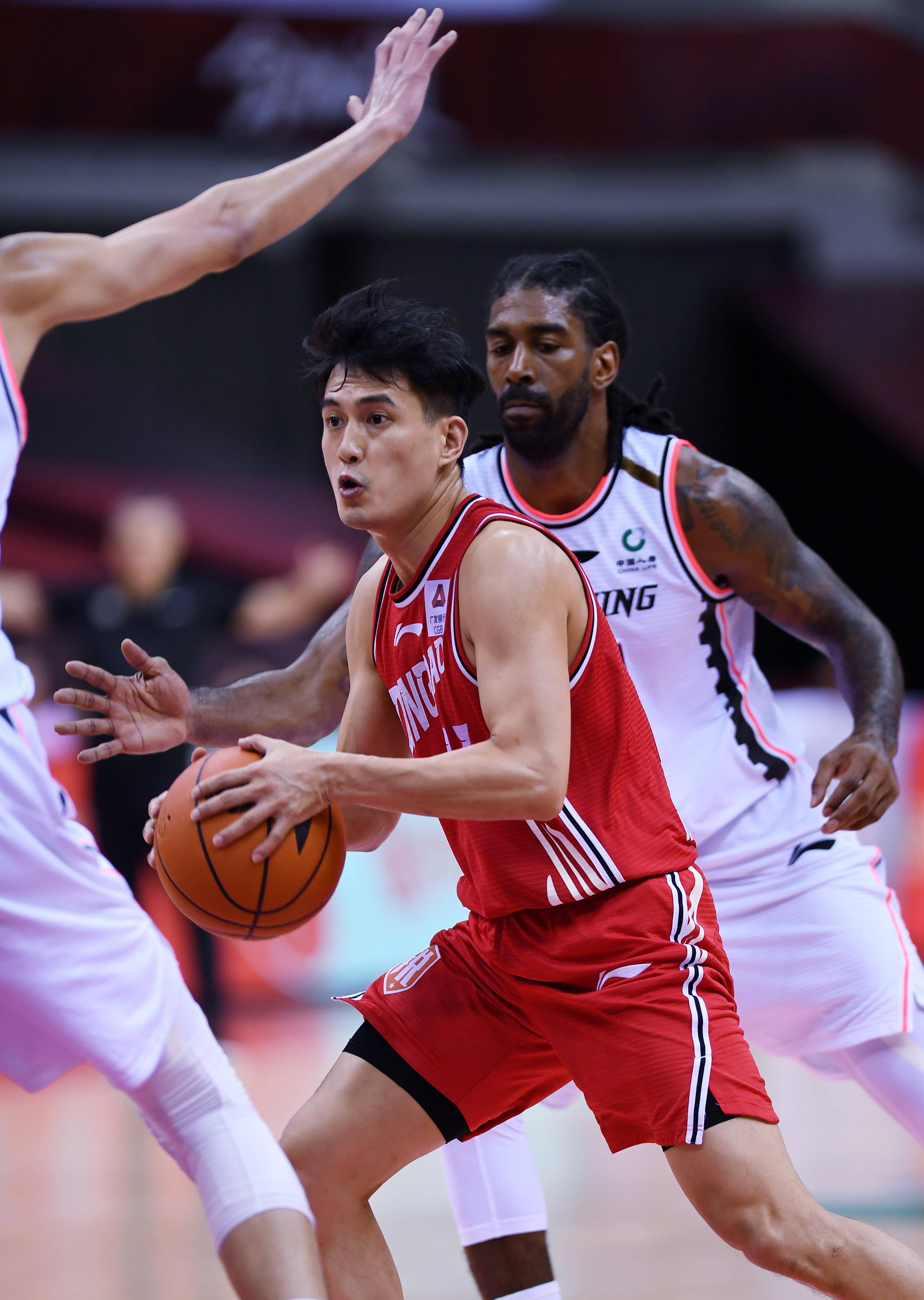 精彩比赛即将上演：球员展现实力的简单介绍