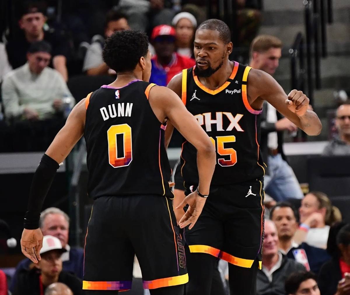 乐鱼体育入口-76人惨败太阳，西蒙斯遭遇封杀