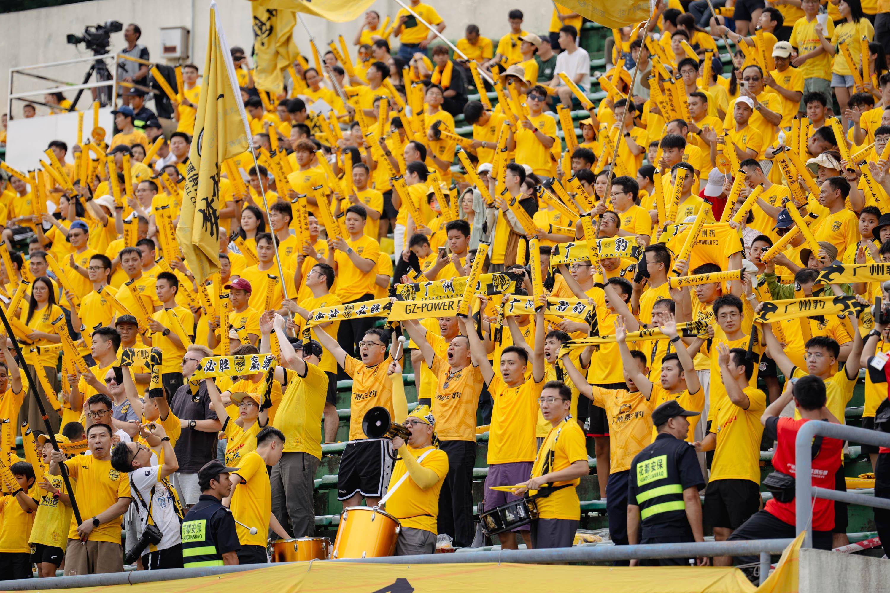 广东队万众瞩目，凭借团队合作逆转对手的简单介绍