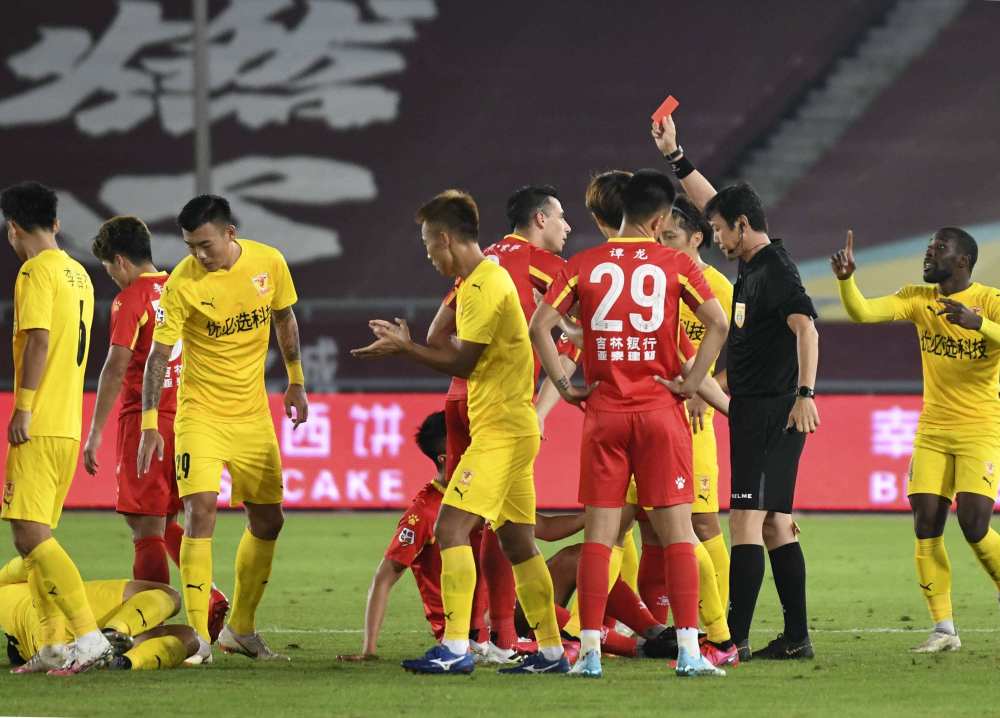 乐鱼体育馆-关于斯图加特后防线踏实稳固,为球队胜利立下汗马功劳的信息