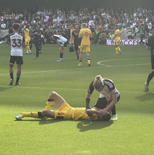 包含罗马中场受伤，欧洲赛事或缺席的词条