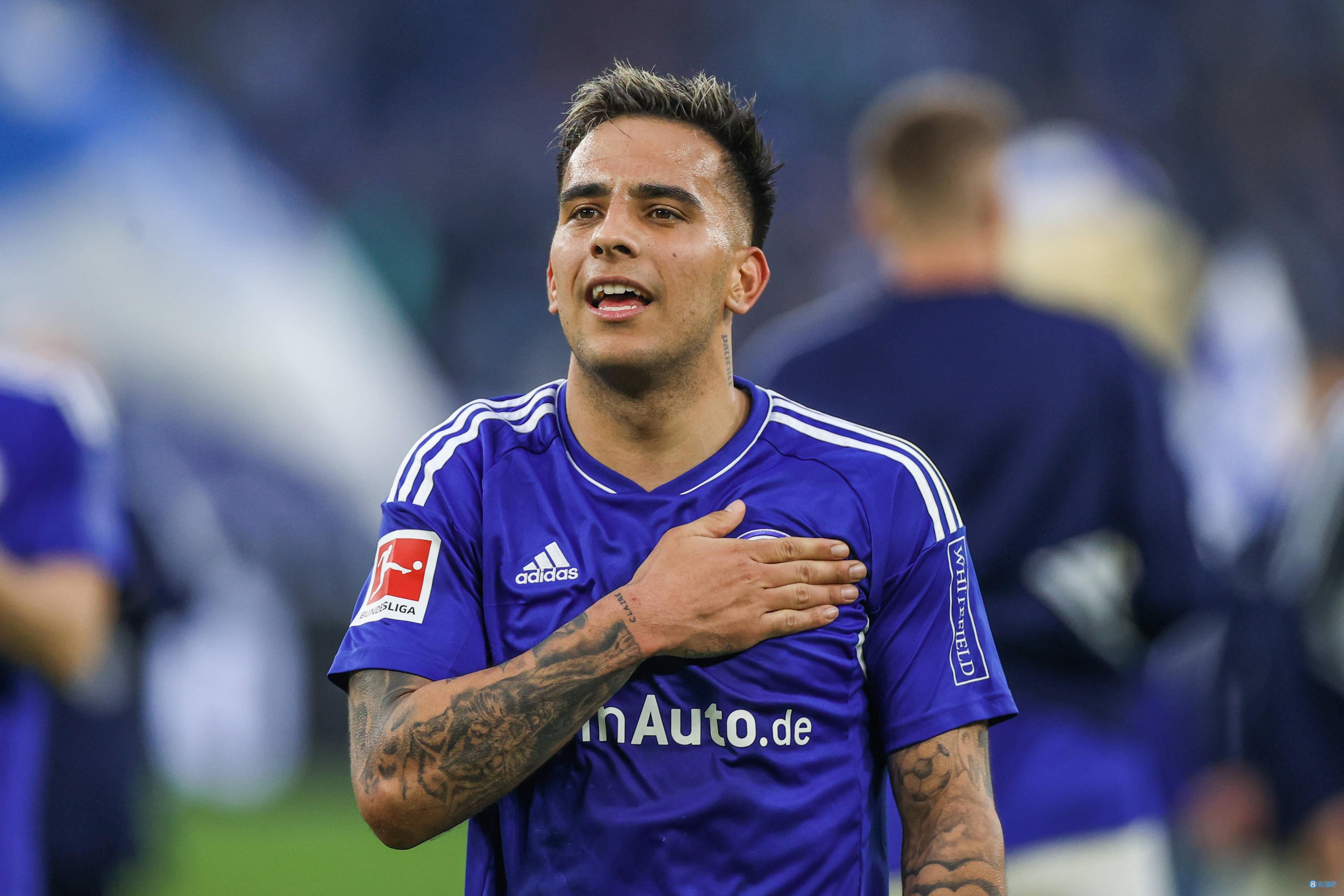 沙尔克04客场大胜科隆，展现强大实力征服对手的简单介绍